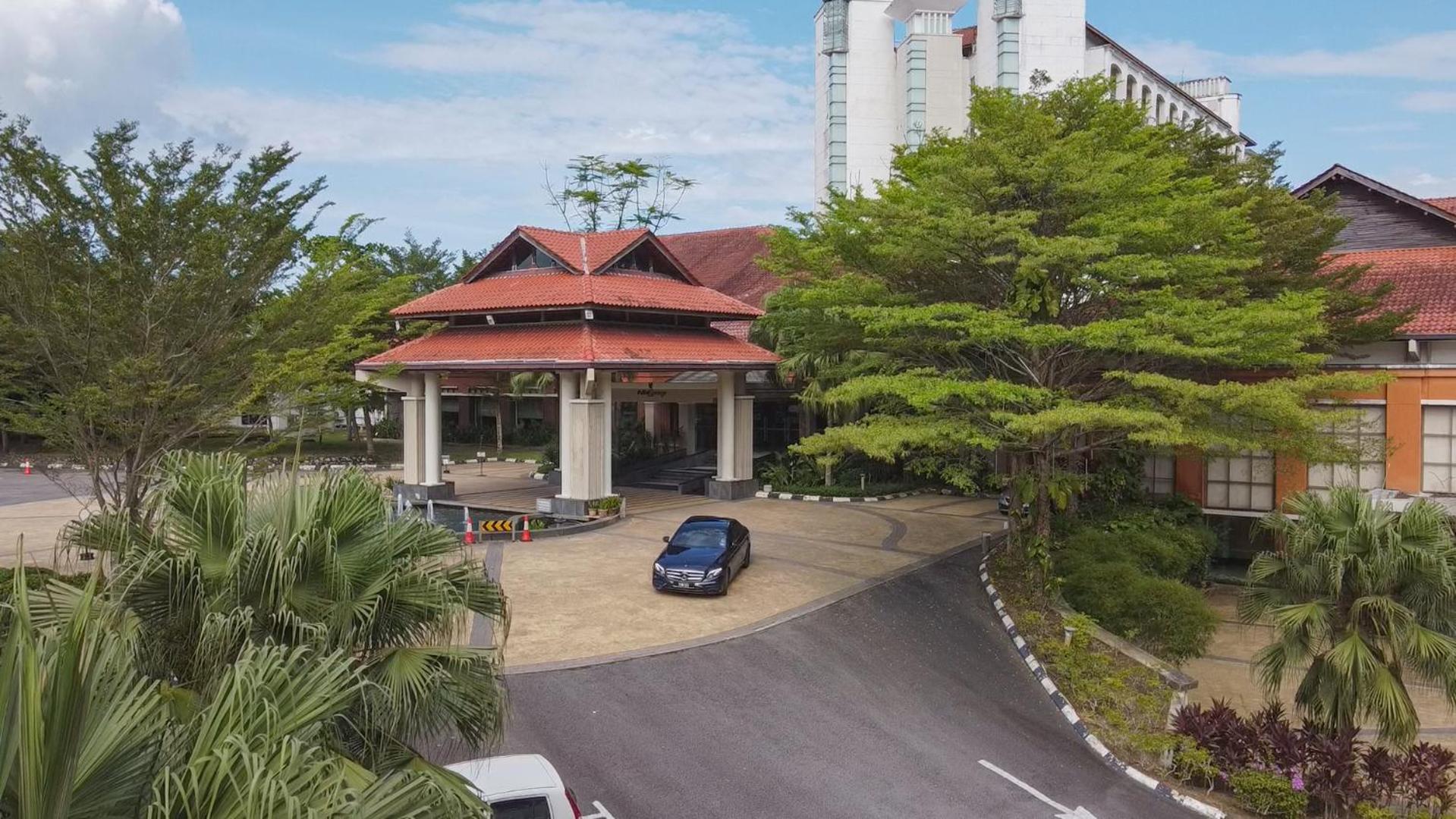 Nilai Springs Resort Hotel Exterior foto